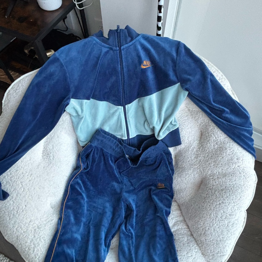 Nike sweatsuit